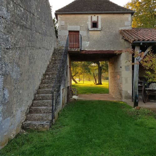 gite-pigeonnier-champ-gd2